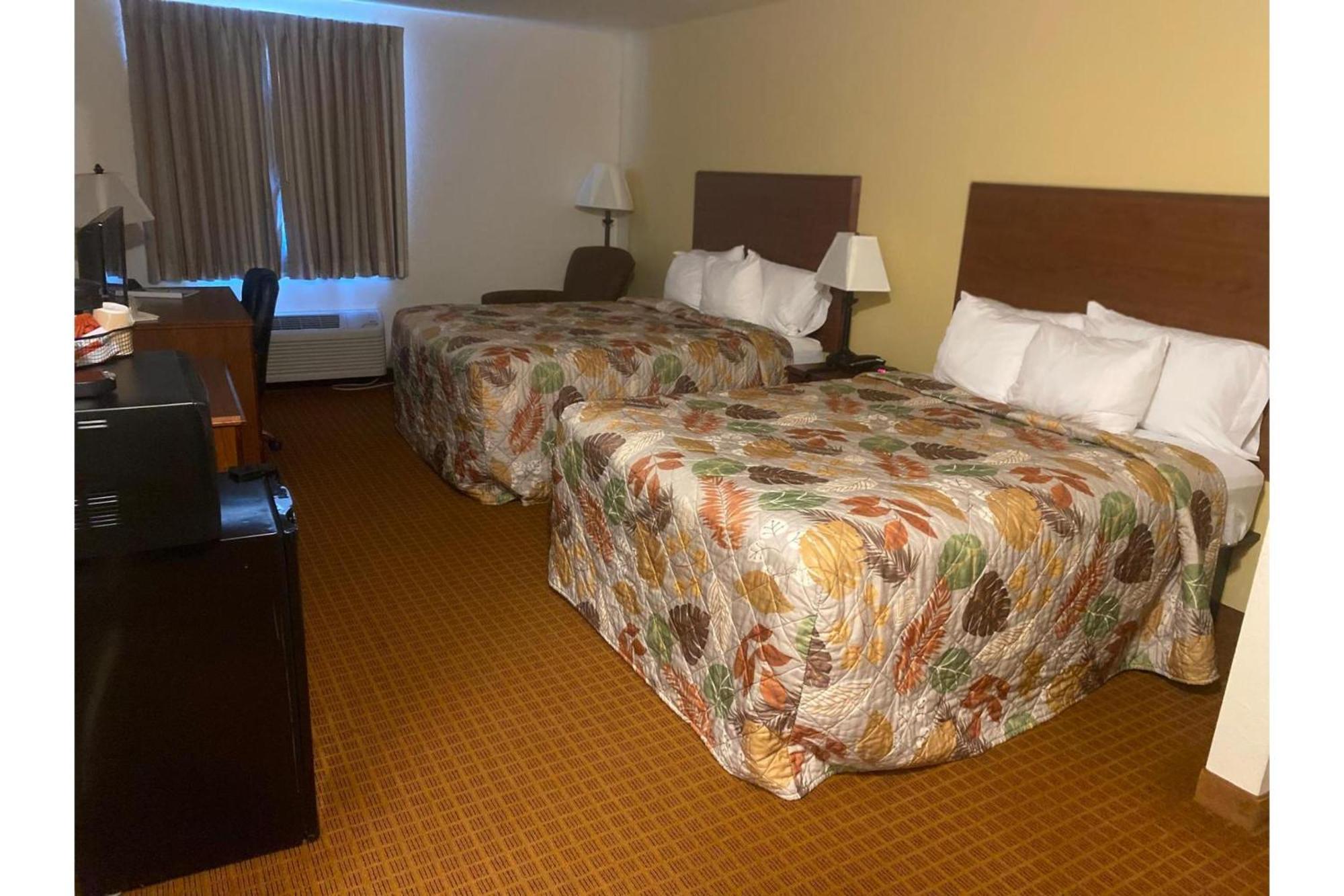 Park View Inn & Suites Hoisington Near Great Bend Exterior foto